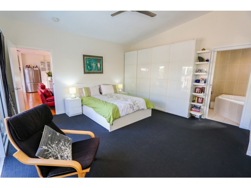 18 Dolphin Court, Agnes Water QLD 4677