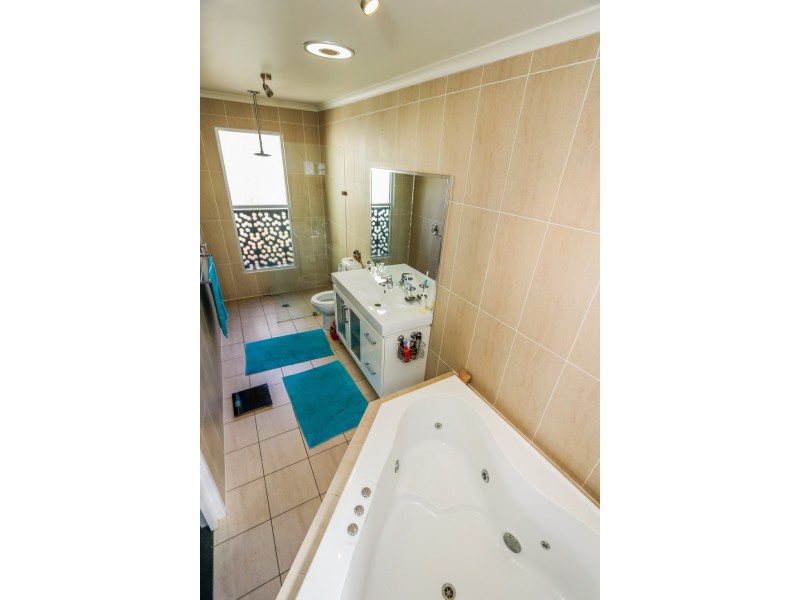 18 Dolphin Court, Agnes Water QLD 4677