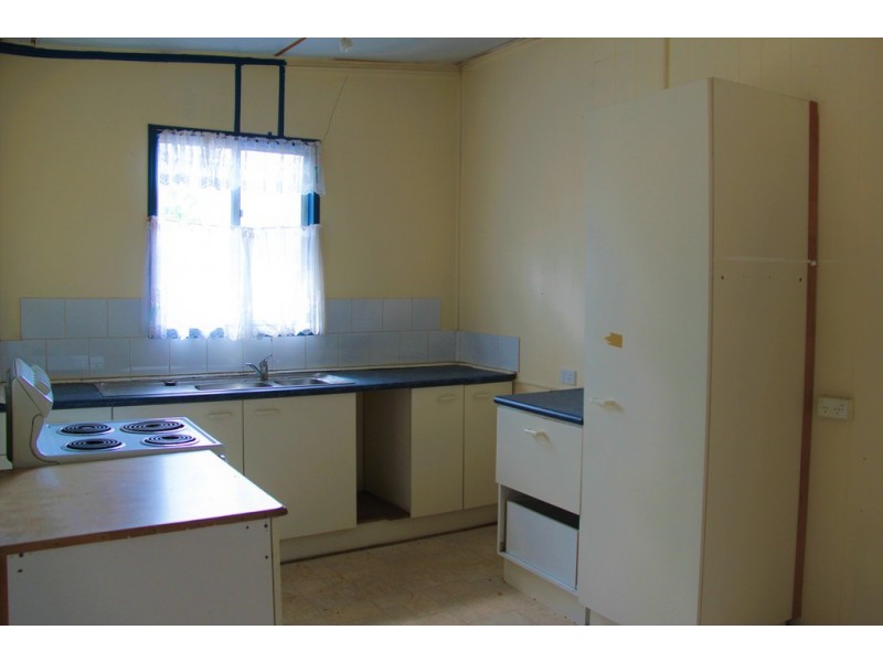 1 Pine Street, Boyne Valley QLD 4680