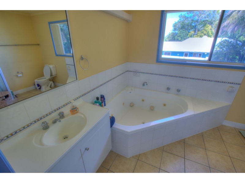 9 Beach Houses Estate Road, Agnes Water QLD 4677