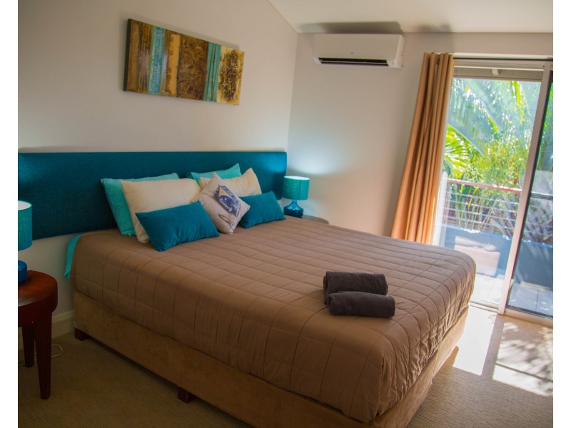 24/4 Ocean Beach Drive, Agnes Water QLD 4677