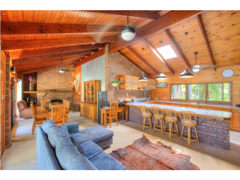 2452 Round Hill Road, Agnes Water QLD 4677