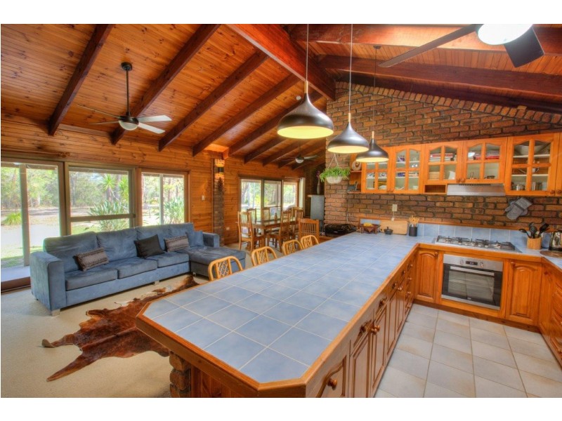 2452 Round Hill Road, Agnes Water QLD 4677