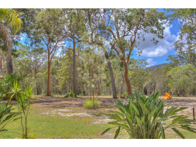 2452 Round Hill Road, Agnes Water QLD 4677