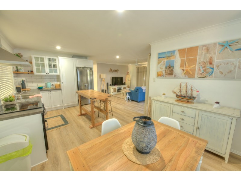 10 Sunlover Avenue, Agnes Water QLD 4677