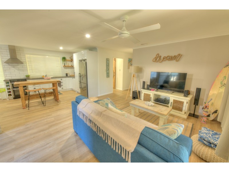 10 Sunlover Avenue, Agnes Water QLD 4677