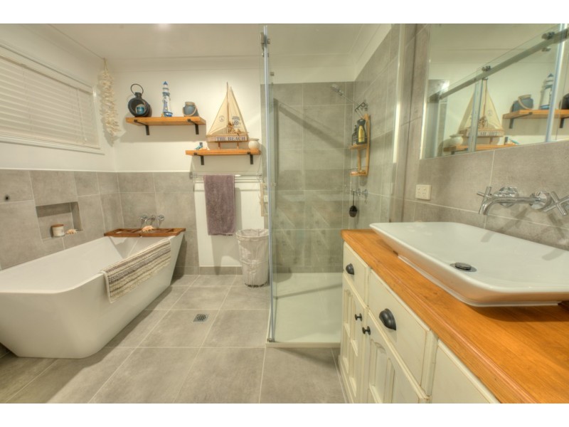 10 Sunlover Avenue, Agnes Water QLD 4677