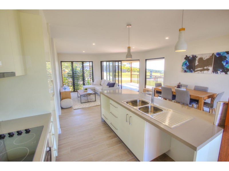 17 Seascape Close, Agnes Water QLD 4677