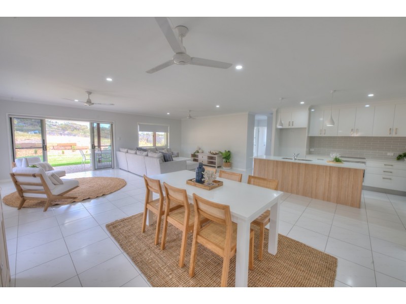 16 Seascape Close, Agnes Water QLD 4677