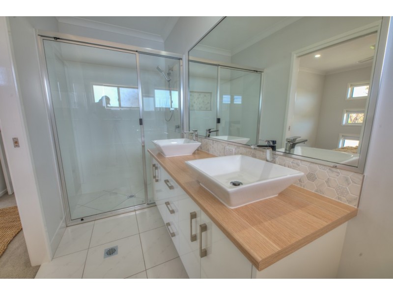 16 Seascape Close, Agnes Water QLD 4677