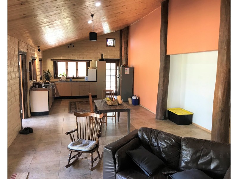 28 Creevey Drive, Captain Creek QLD 4677