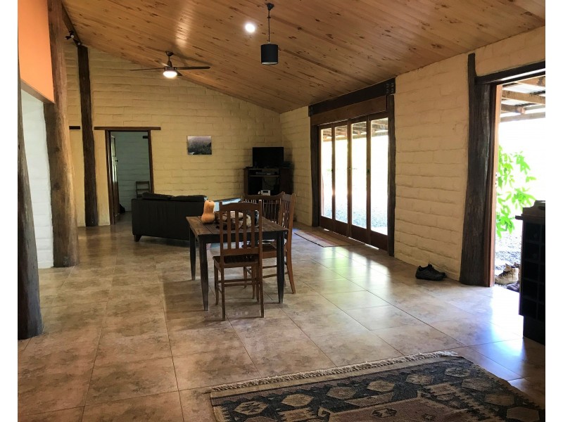 28 Creevey Drive, Captain Creek QLD 4677