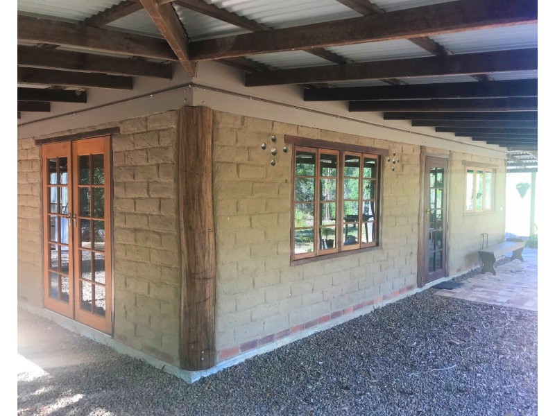 28 Creevey Drive, Captain Creek QLD 4677