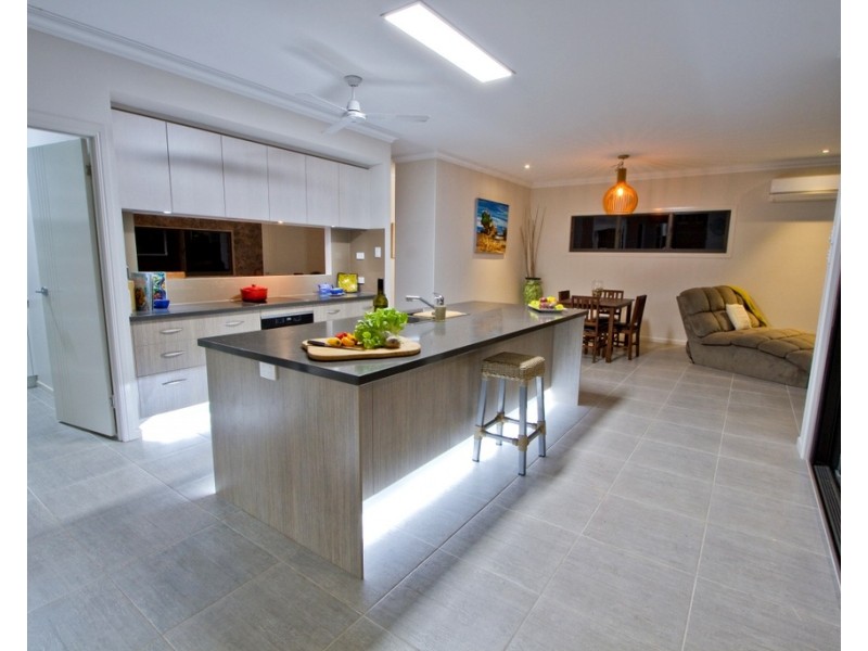 33 Beach Houses Estate Road, Agnes Water QLD 4677