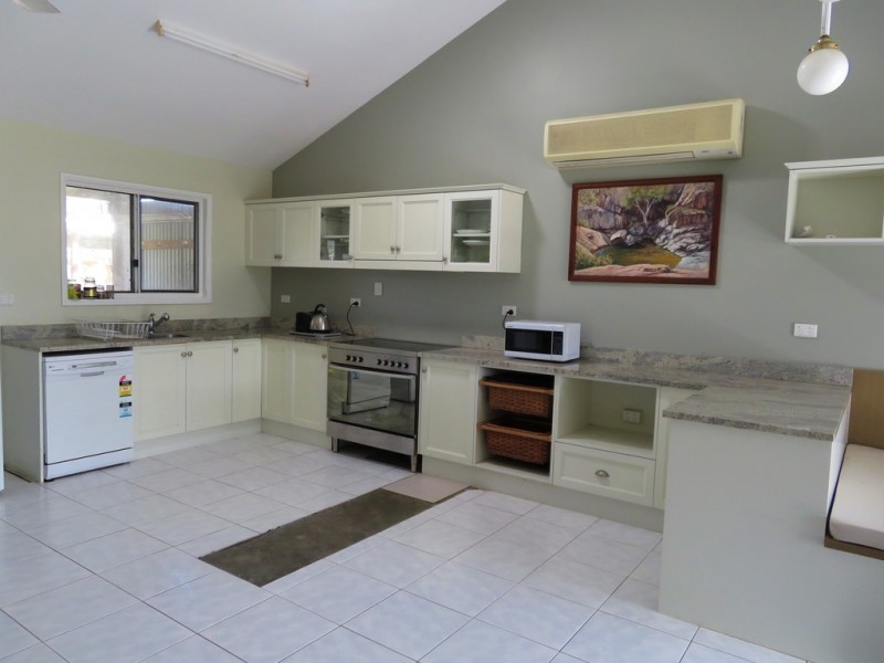 1368 Fingerboard Road, Mount Tom QLD 4677