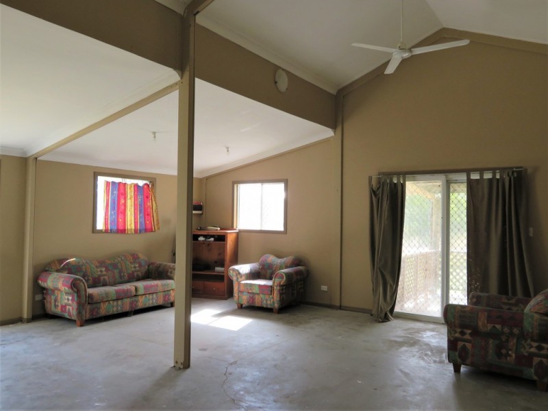 1368 Fingerboard Road, Mount Tom QLD 4677