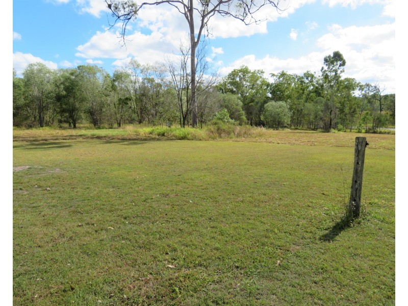 1366 Fingerboard Road, Mount Tom QLD 4677