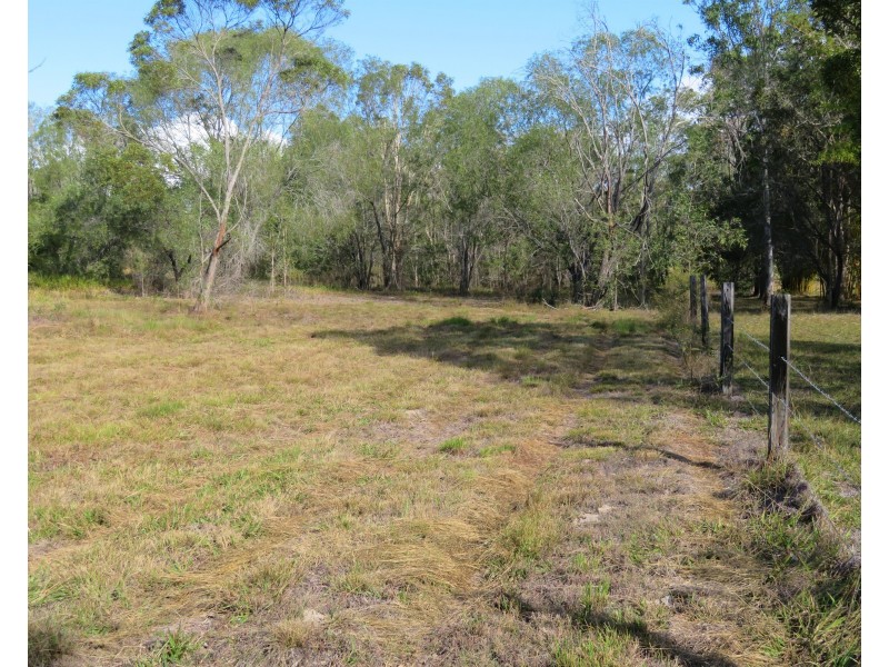 1366 Fingerboard Road, Mount Tom QLD 4677