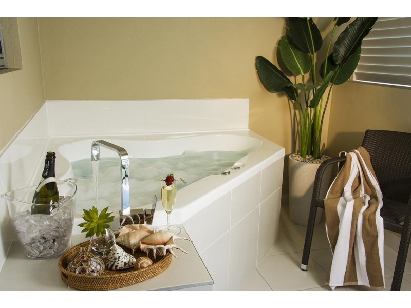 1 Beaches Village Circuit, Agnes Water QLD 4677