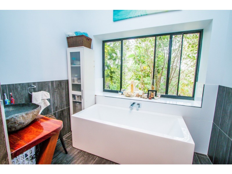 412 Bootmaker Drive, Agnes Water QLD 4677