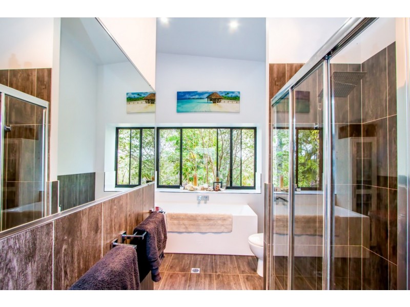 412 Bootmaker Drive, Agnes Water QLD 4677