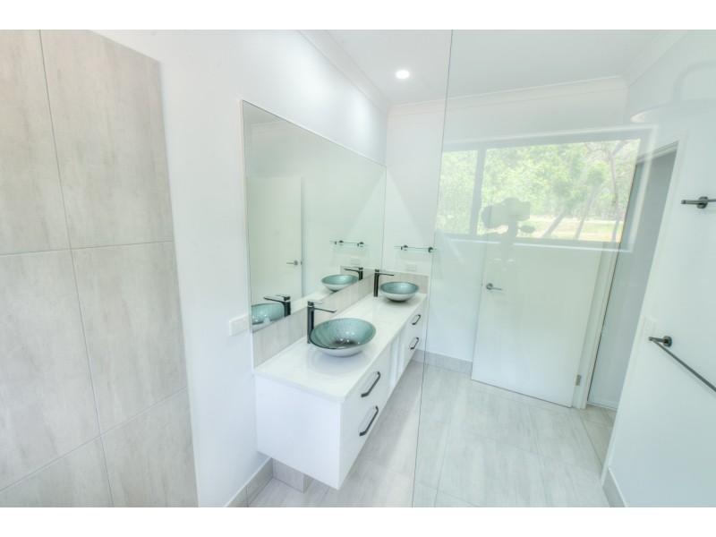 66 Bills Road, Agnes Water QLD 4677