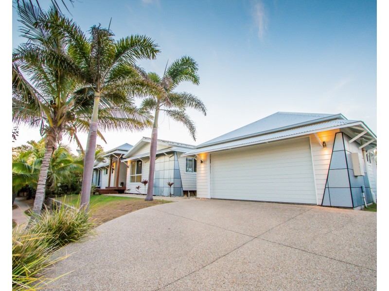 35 ATLANTIS BVD, Agnes Water QLD 4677
