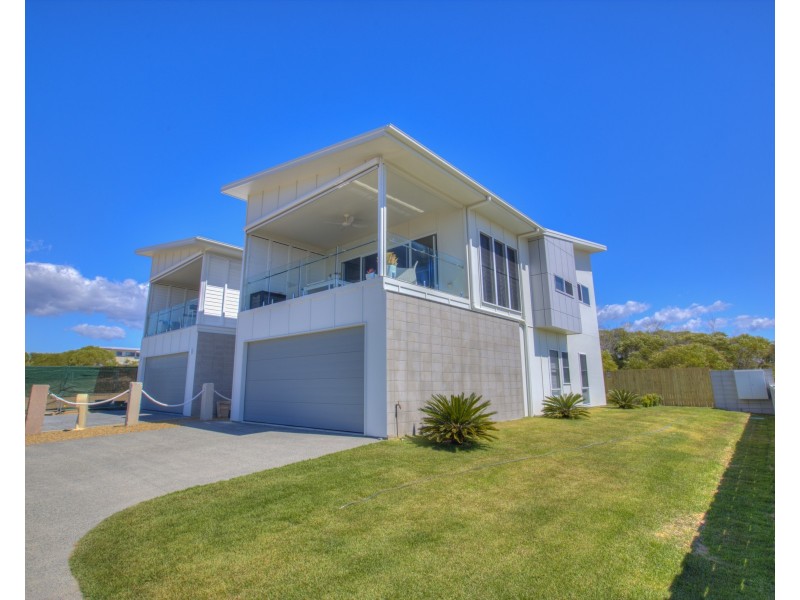 4/21 Beaches Village Crct, Agnes Water QLD 4677