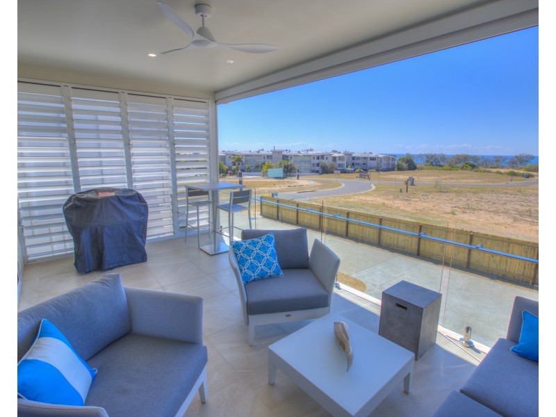 4/21 Beaches Village Crct, Agnes Water QLD 4677