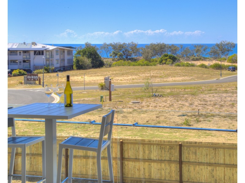 4/21 Beaches Village Crct, Agnes Water QLD 4677