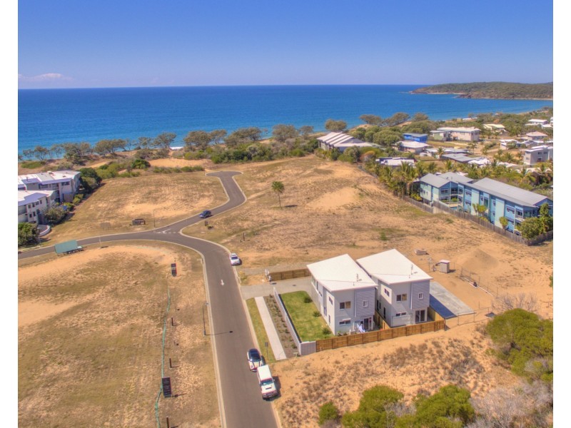 4/21 Beaches Village Crct, Agnes Water QLD 4677
