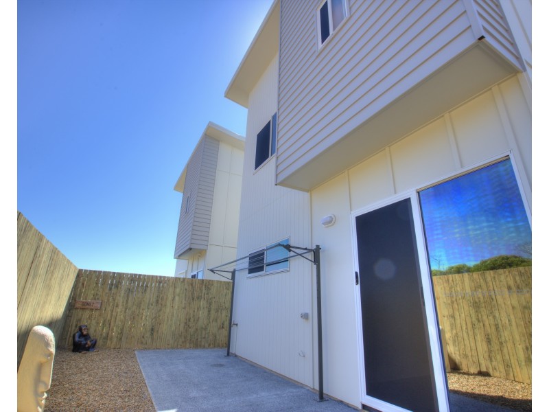 4/21 Beaches Village Crct, Agnes Water QLD 4677
