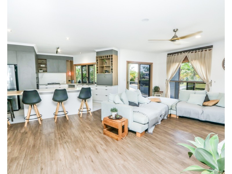 21 Beach Houses Rd, Agnes Water QLD 4677
