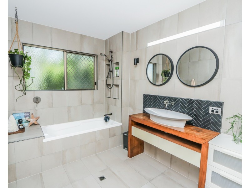 21 Beach Houses Rd, Agnes Water QLD 4677