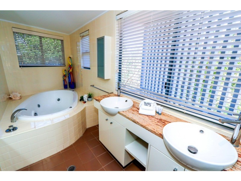 409 Beaches Village Circuit, Agnes Water QLD 4677