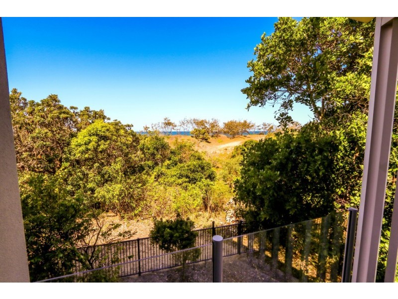 409 Beaches Village Circuit, Agnes Water QLD 4677