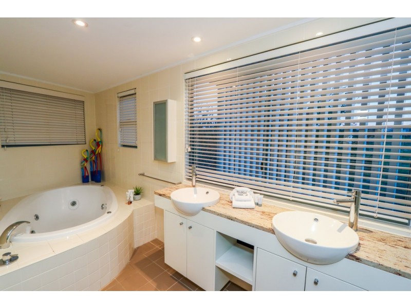 409 Beaches Village Circuit, Agnes Water QLD 4677