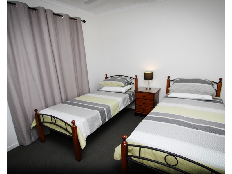 5 Waterfront  Drive, Agnes Water QLD 4677