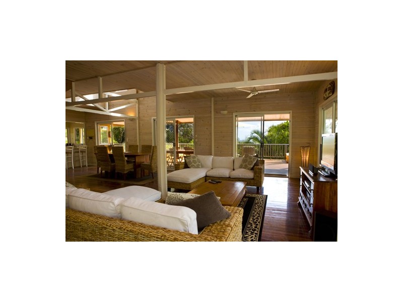 14 Captain Cook Drive, Agnes Water QLD 4677