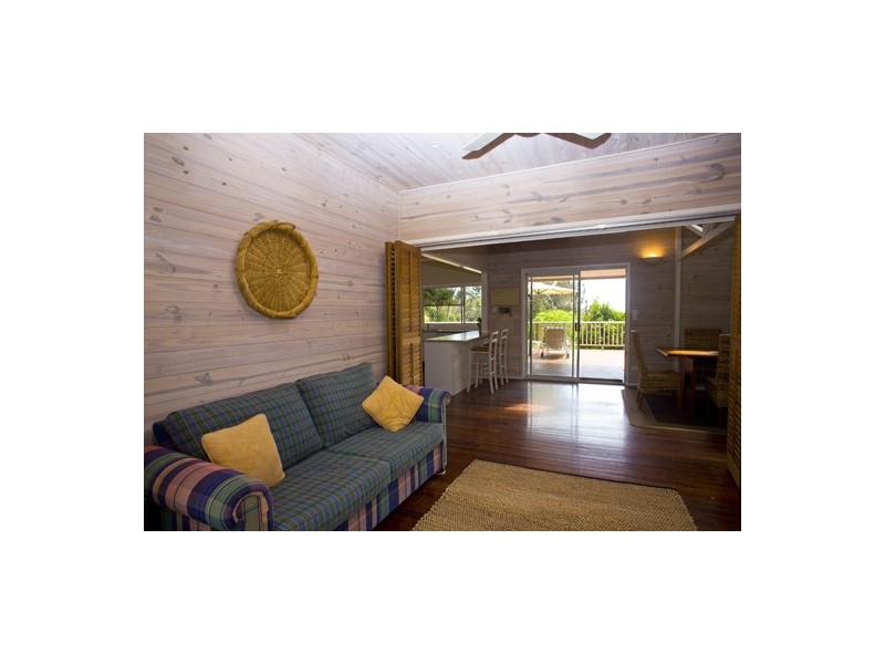 14 Captain Cook Drive, Agnes Water QLD 4677