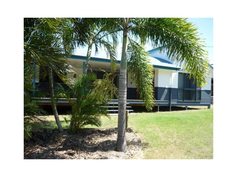 2 Murray Hilton Close, Agnes Water QLD 4677