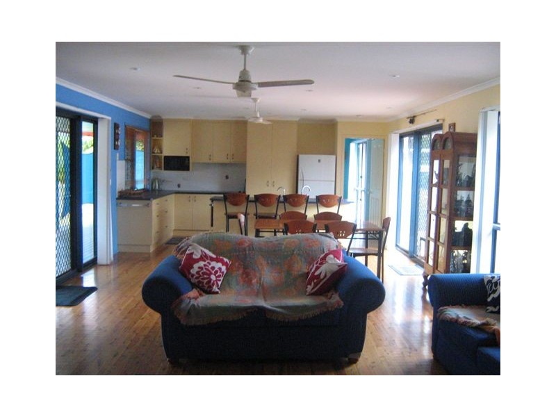 2 Murray Hilton Close, Agnes Water QLD 4677