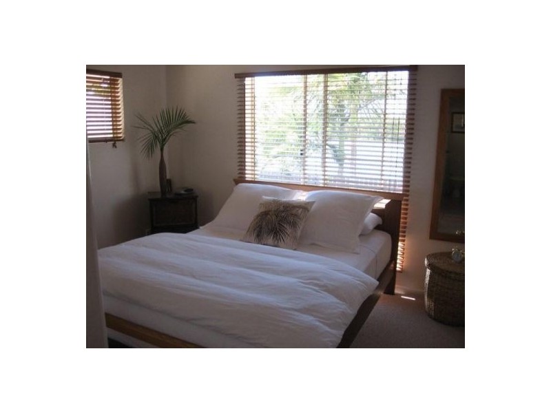 1 Palm Crt, Agnes Water QLD 4677