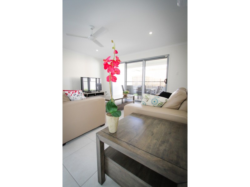 1/6 Springs Rd, Agnes Water QLD 4677