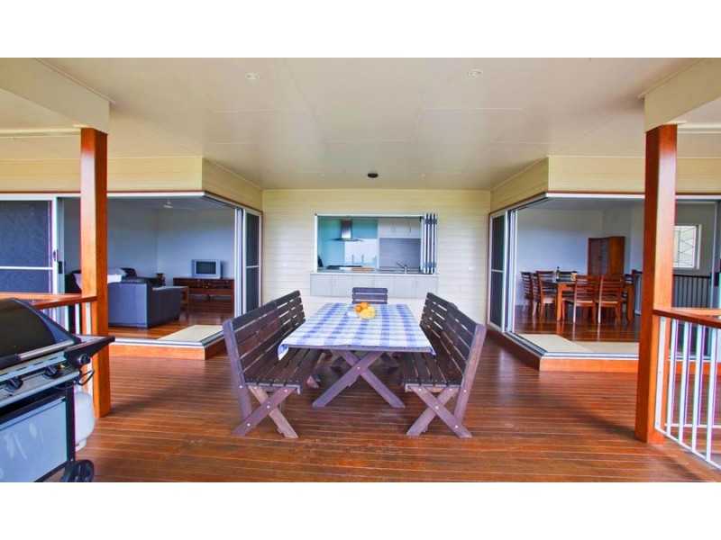 6 Goldsands Crt, Agnes Water QLD 4677