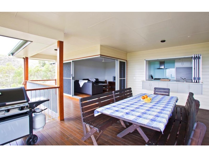 6 Goldsands Crt, Agnes Water QLD 4677