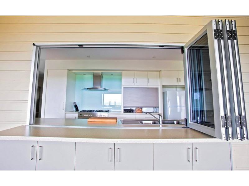 6 Goldsands Crt, Agnes Water QLD 4677