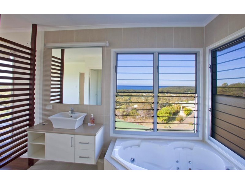 6 Goldsands Crt, Agnes Water QLD 4677