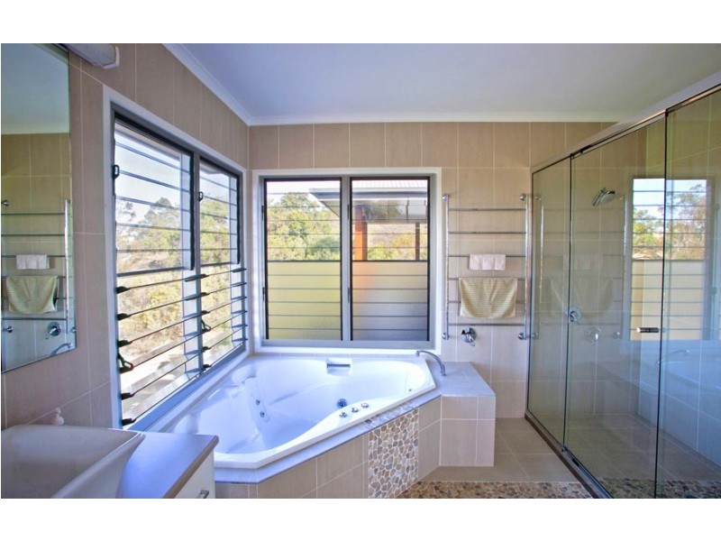 6 Goldsands Crt, Agnes Water QLD 4677