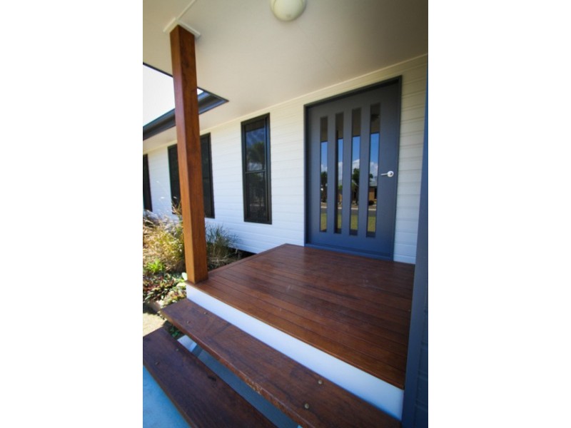 9 Waterfront Drive, Agnes Water QLD 4677